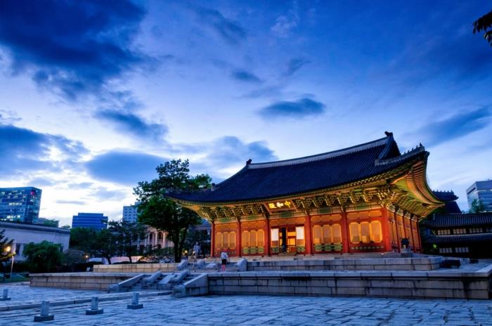 Etelä -Korean pääkaupunki Deoksu Gung Palace