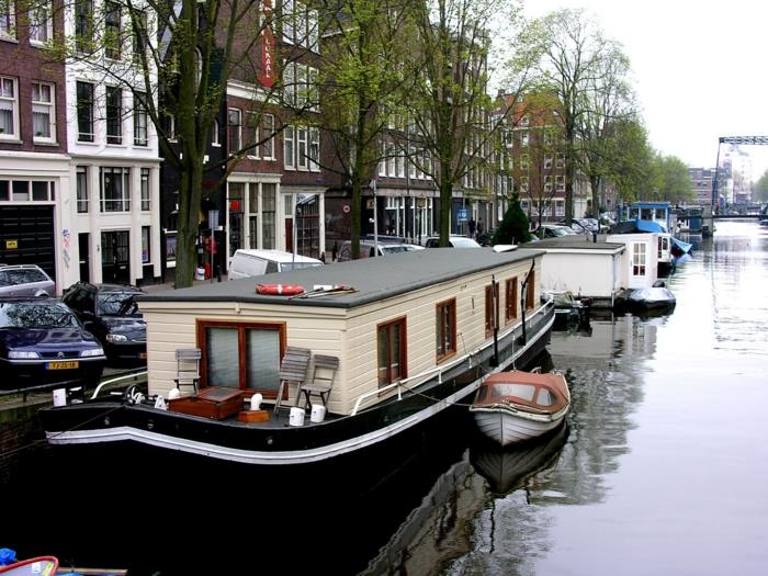 Asuntolaivan Amsterdamin kanava