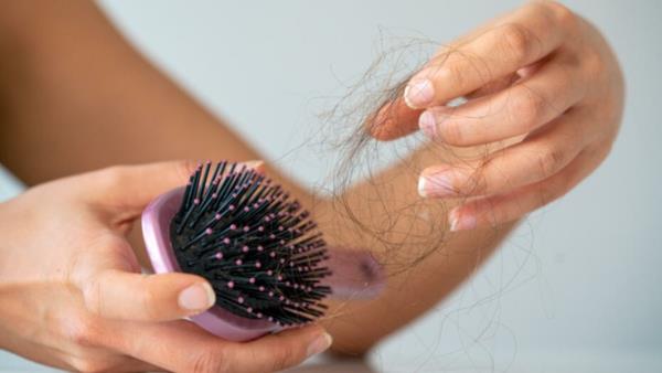 Koti korjaustoimenpiteitä hiustenlähtöön kauniit hiukset