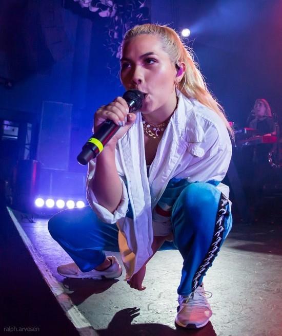 Hayley Kiyoko Saksa -kiertue 2018 laulaja