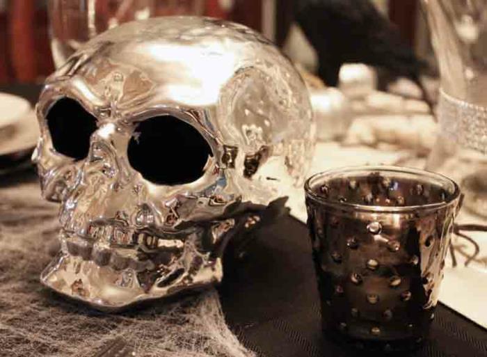Helloween koriste hopea kallo
