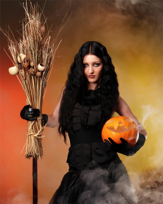 Helloweenin puvut noidat