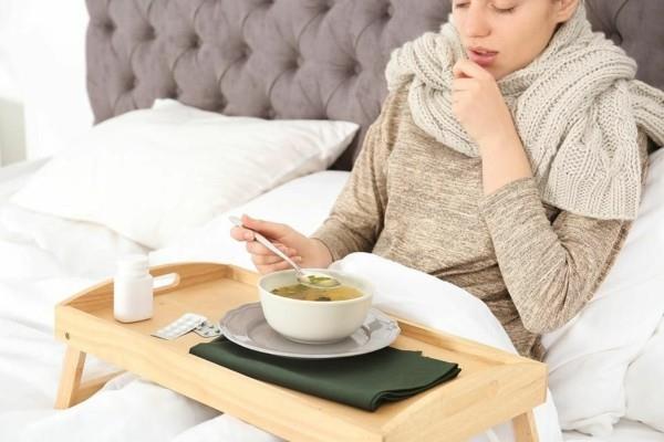 Kanakeitto kylmän flunssan luonnollisiin korjaustoimenpiteisiin