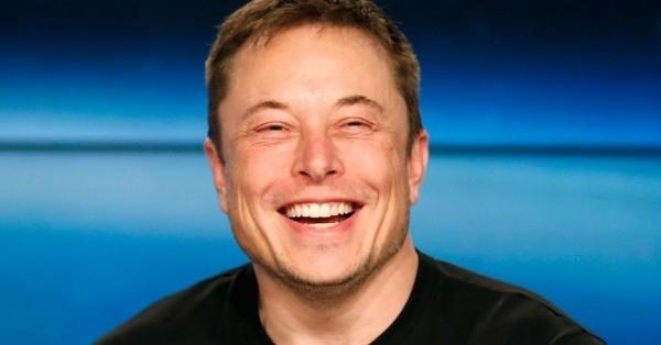 Huipputekniikan nero Elon Musk monipuolisesti kiinnostaa tulevan tekoälyn kuljetusta