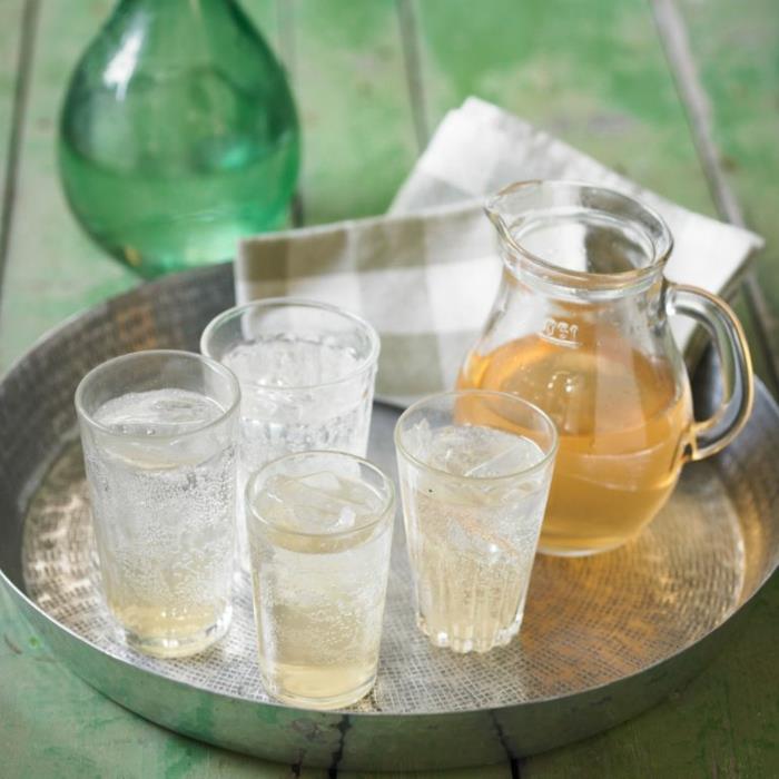 Elderflower -resepti sitruunavirvolla