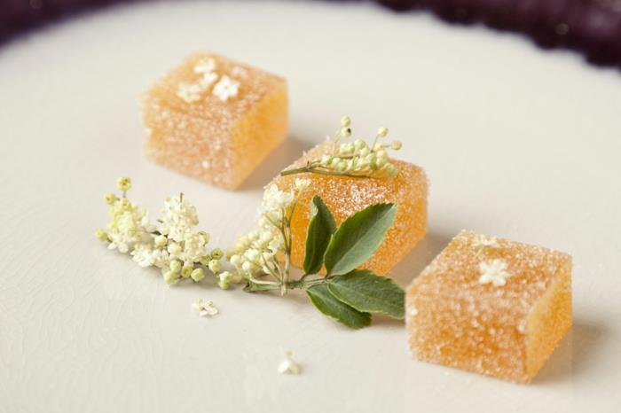 Elderflower -resepti sitruunamakeisella
