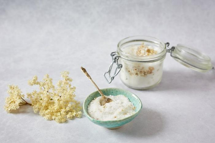 Elderflower -reseptisiirappipullo vanerisokeria