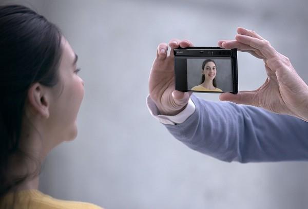 Huawei Mate X -julkaisu ei viivytä kolmen toiminnon näyttöä Galaxy Fold -ongelmista huolimatta