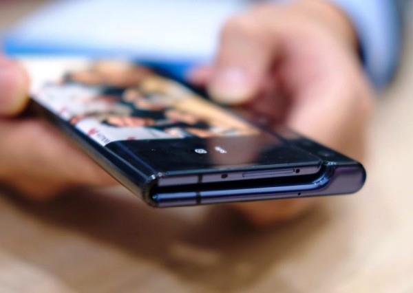Huawei Mate X -julkaisu ei viivästy huolimatta Galaxy Fold -matkapuhelimen pieneen taitettuun tilaan liittyvistä ongelmista