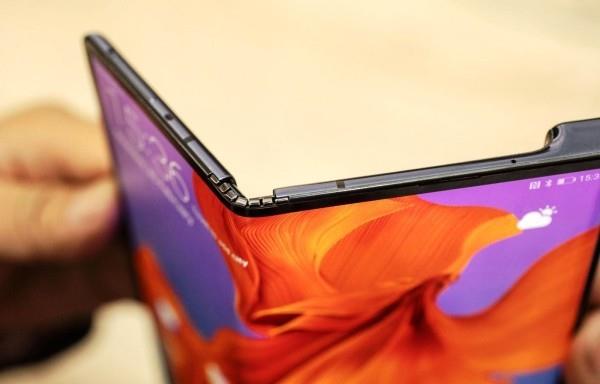 Huawei Mate X -julkaisu ei viivytä tablet -tilaa taittuessaan Galaxy Fold -ongelmista huolimatta