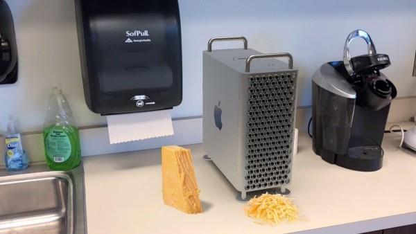 IKEA nauraa kalleimmasta keittiöavustajasta hauskalla mainonnalla Apple Mac Prosta