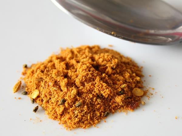 Intialainen ruoanlaitto Intialaiset mausteet curry -mauste