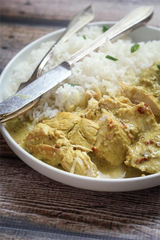 Intialainen ruoanlaitto Intialainen ruoka riisikana curry