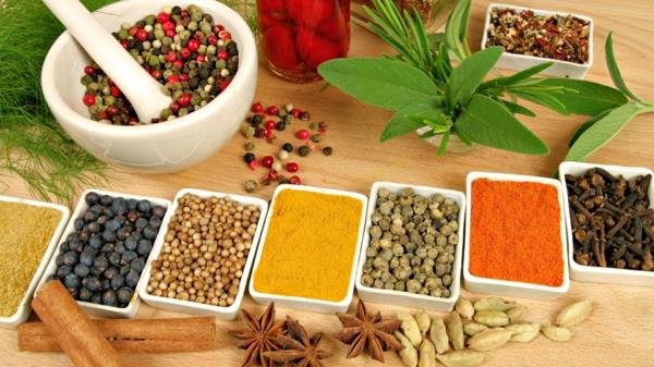 Intialainen ruoanlaitto Intialainen kasvis curry -kardemumma