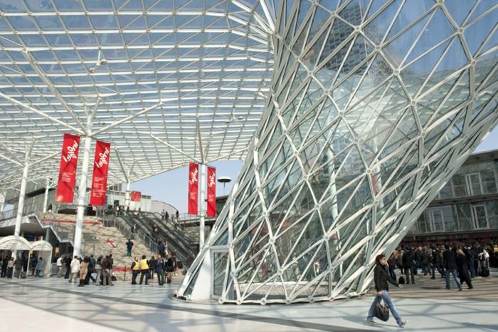 Isaloni 2015 Milano trendikalusteiden näytteilleasettaja