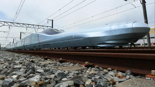 Japani testaa Alfa-X: ää, maailman nopeinta luoteja ja maailman nopeinta junaa