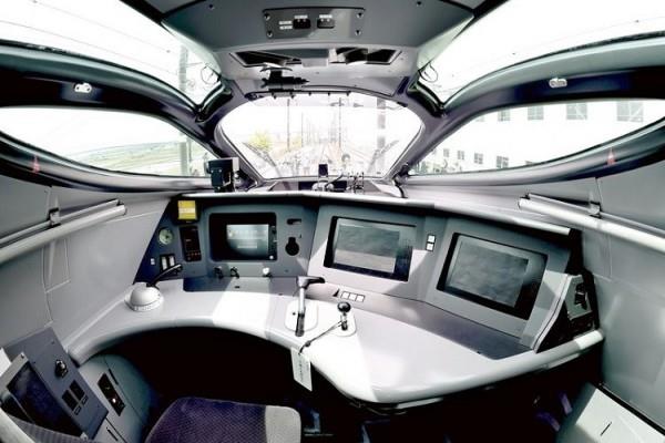 Japani testaa Alfa-X: ää, joka on maailman nopein suurnopeusjuna ja hytti nopeimmassa junassa