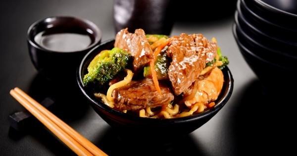 Syö japanilaista ruokaa hitaasti pureskele hyvin japanilainen salaisuus pitkään terveeseen elämään