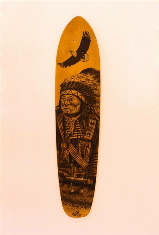 Jarryn Dower Art & Design vanha surffilauta maali intiaaneja