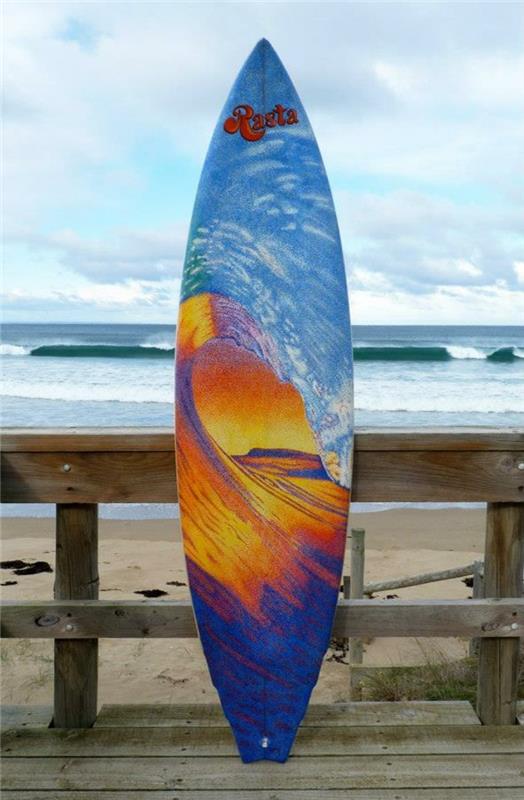 Jarryn Dower Art and Design vanhat surffilaudat maalaavat aaltoja