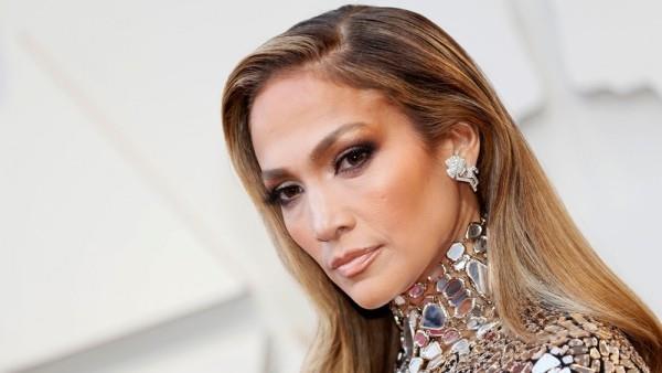 Jennifer Lopez 50 -vuotias täydellinen ulkonäkö onnea laulajana