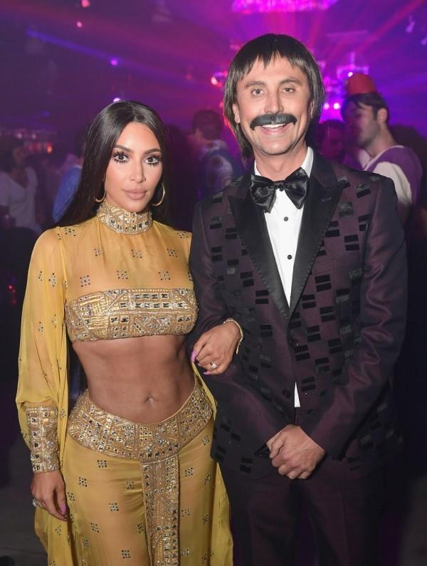 KIM KARDASHIAN - Halloween -asu