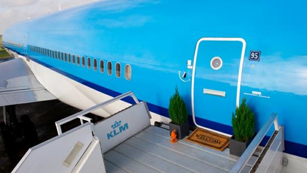 KLM -kaidelentokoneet viettävät yön kutsuvasti