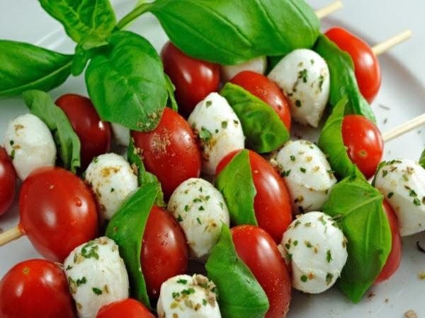 Laske kalorinkulutus terveellisesti syövä tomaatti mozzarella
