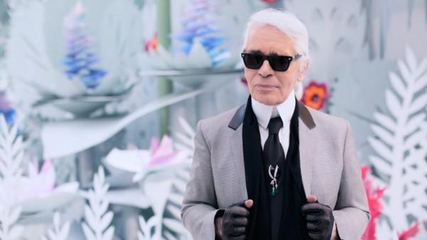 Karl Lagerfeld kuoli 85 -vuotiaana, suuri muotisuunnittelija