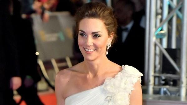 Prinsessa Dianan Kate Middletonin helmikorvakorut