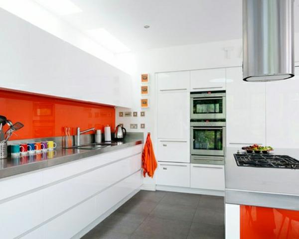 Keittiön suunnittelu sisäänrakennettu keittiö valkoinen oranssi