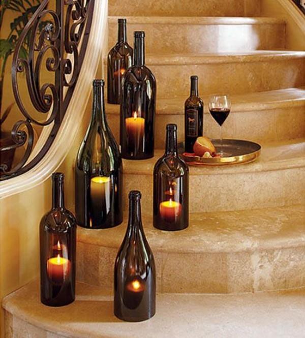 Kynttilät koristavat portaikkoa