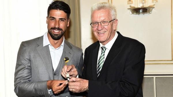 Khedira ja erittäin tärkeä palkinto