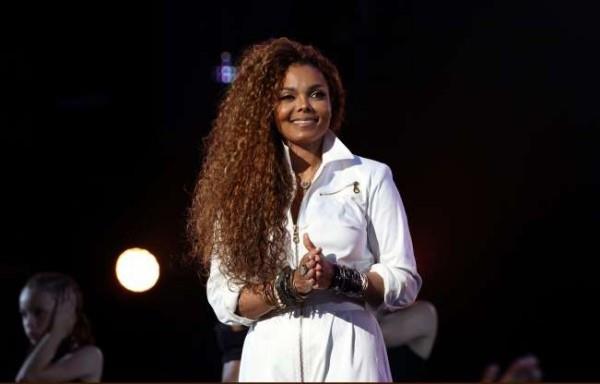 Yli 40 -vuotiaiden supertähti Janet Jacksonin vauvan onni 50 -vuotiaana