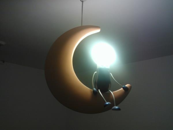 Lastenhuoneen kattolampun suunnittelija keltainen kuun hehkulamppu
