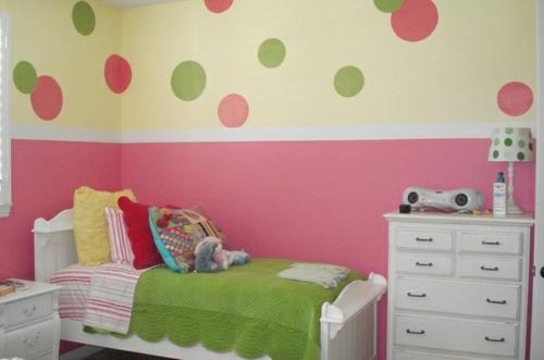 suunnittelutaulu värikäs lipasto lastenhuoneen maali seinän suunnitteluidea