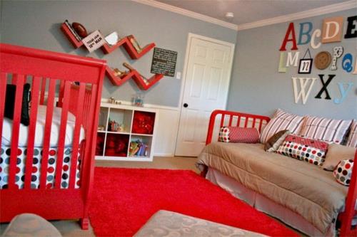 seinän suunnitteluidea suunnittelu liitutaulu punainen maali lastenhuone