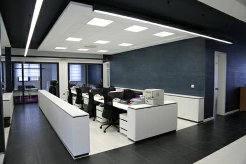 moderni toimistosuunnittelu Klassiset ja modernit koriste -elementit toimistokalusteissa