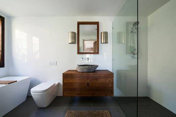 Pieni talo kivi pesuallas moderni kylpyamme