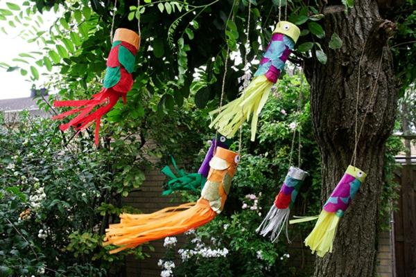 Koinobori -lentävät kalat tekevät DIY -tuulipuita puutarhan koristeluun