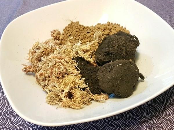 Kokedama itse valmistaa sammalapallon maaperän komponentteja