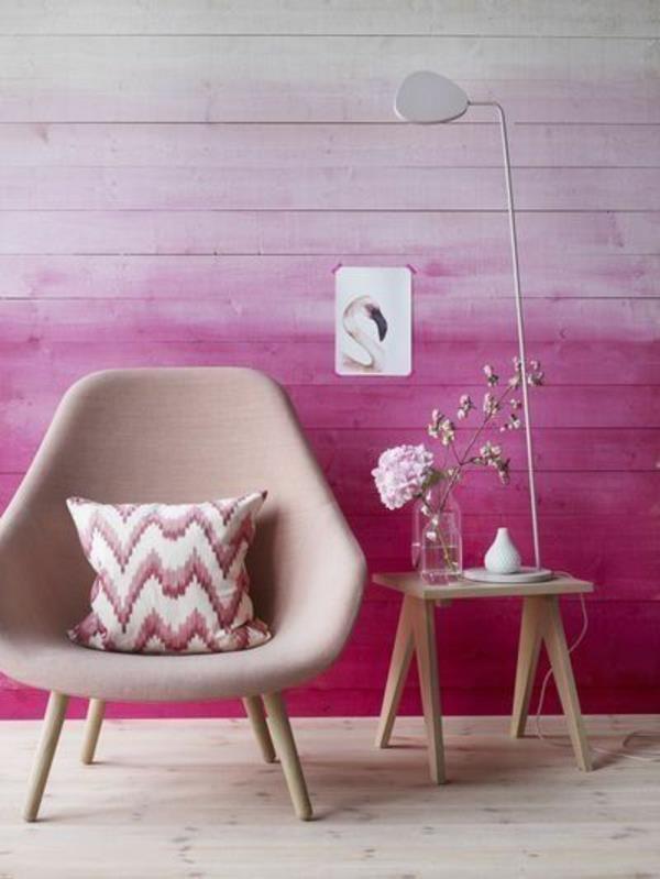 Seinävärien yhdistelmät violetti vaaleanpunainen nojatuoli