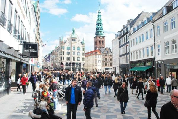 Kööpenhaminan maamerkit kulkevat jalankulkijoiden pisin katu