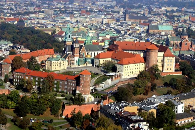 Krakova Puolan pääkaupunki vanhan kaupungin lintuperspektiivi