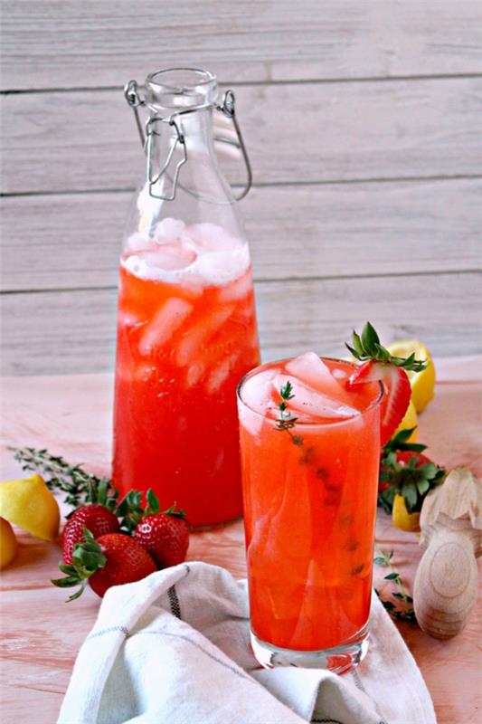 Yrttilimonadi tee itse mansikka -limonadi -mocktaileja yrteillä ja hedelmillä