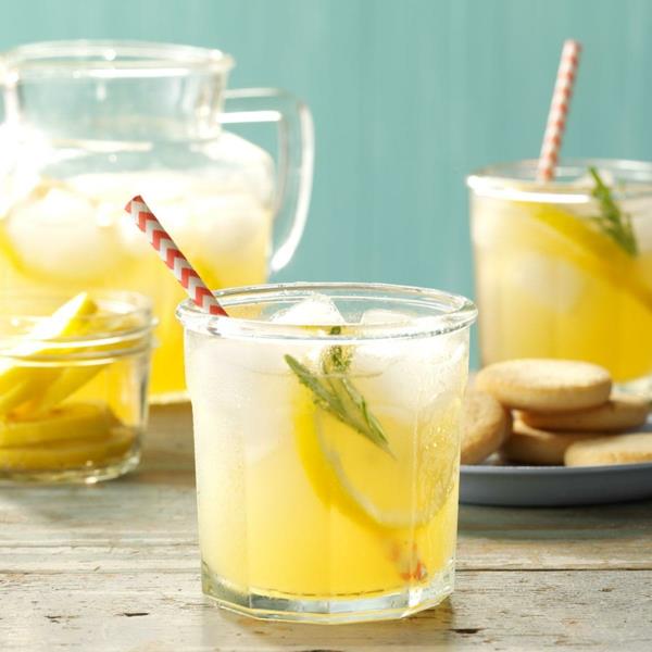 Yrtti limonadi itse tee virvoitusjuomia limonadi