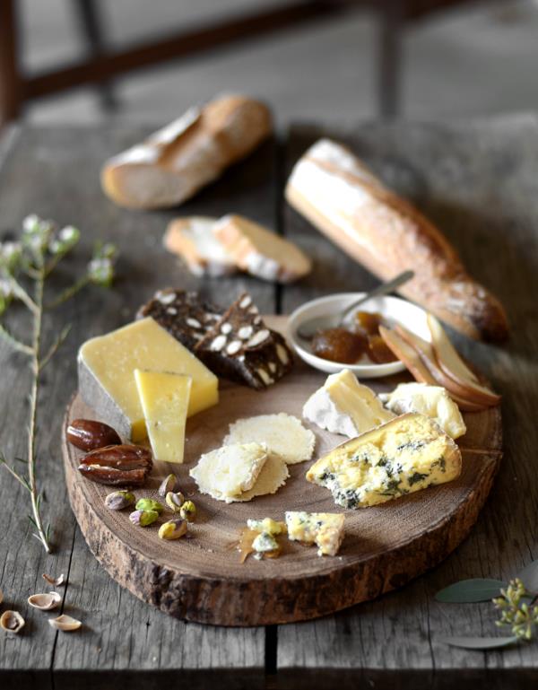 Juustolevyn koristelu - vinkkejä täydelliseen juustolevyn aloitusideaan herkullista herkullista