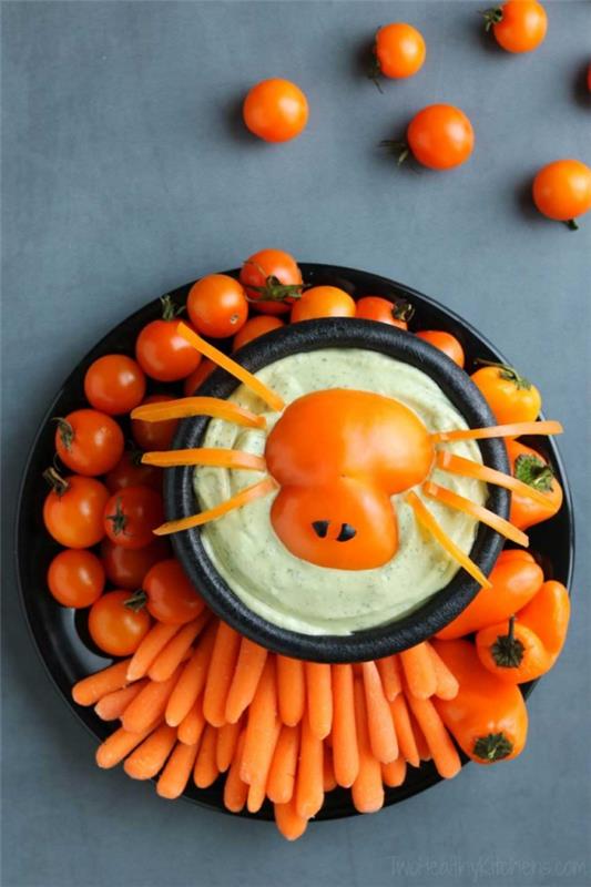 Herkullisia ja nopeita Halloween -reseptejä, jotka lumoavat kasvis hummus dip porkkana hämähäkki