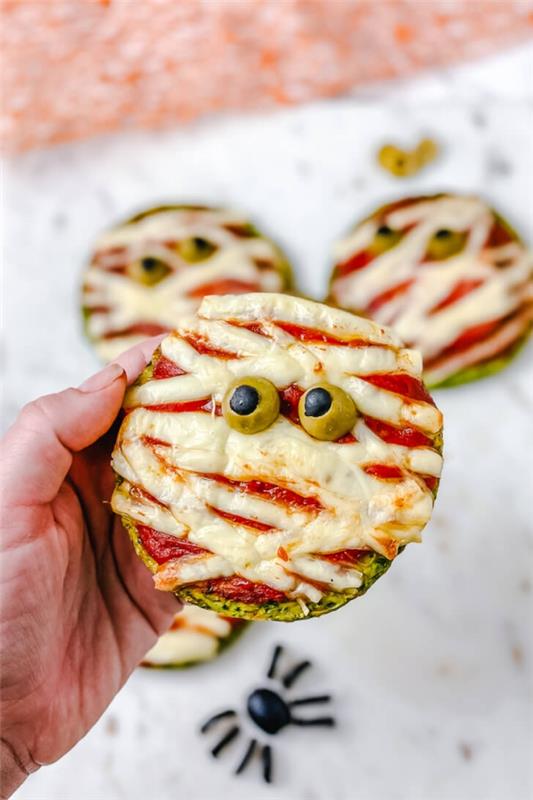 Herkullisia ja nopeita Halloween -reseptejä, jotka lumoavat muumioiden pizza -keto -ruokavalion