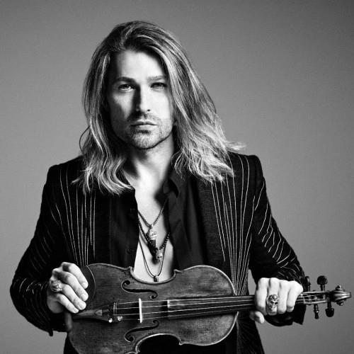 Pitkät modernit miesten kampaukset David Garrett